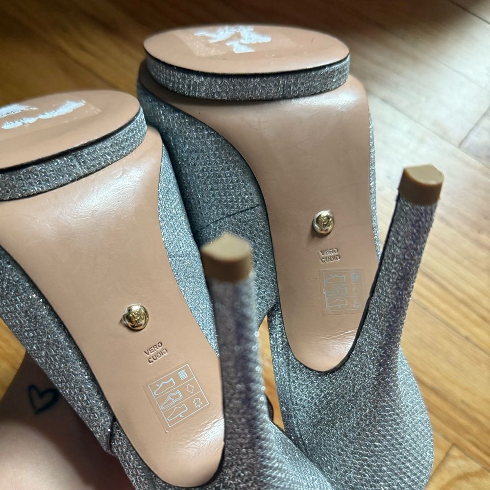 Pelle Moda | Rimma Metallic Slingback Pump - Picture 7 of 8
